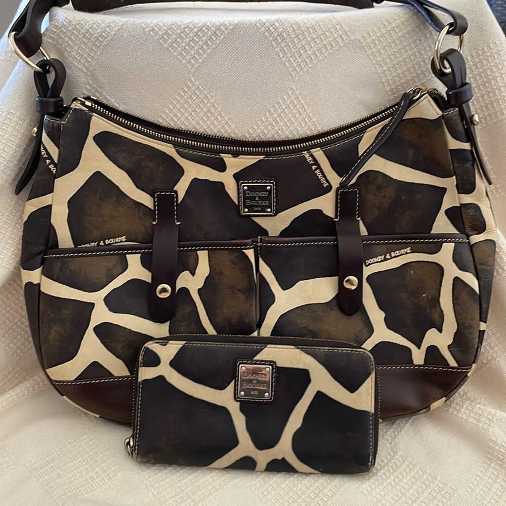 Dooney & Bourke pide and wallet